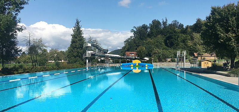 Schwimmerbecken 50 Meter Schwimmerbecken mit 6 Bahnen
